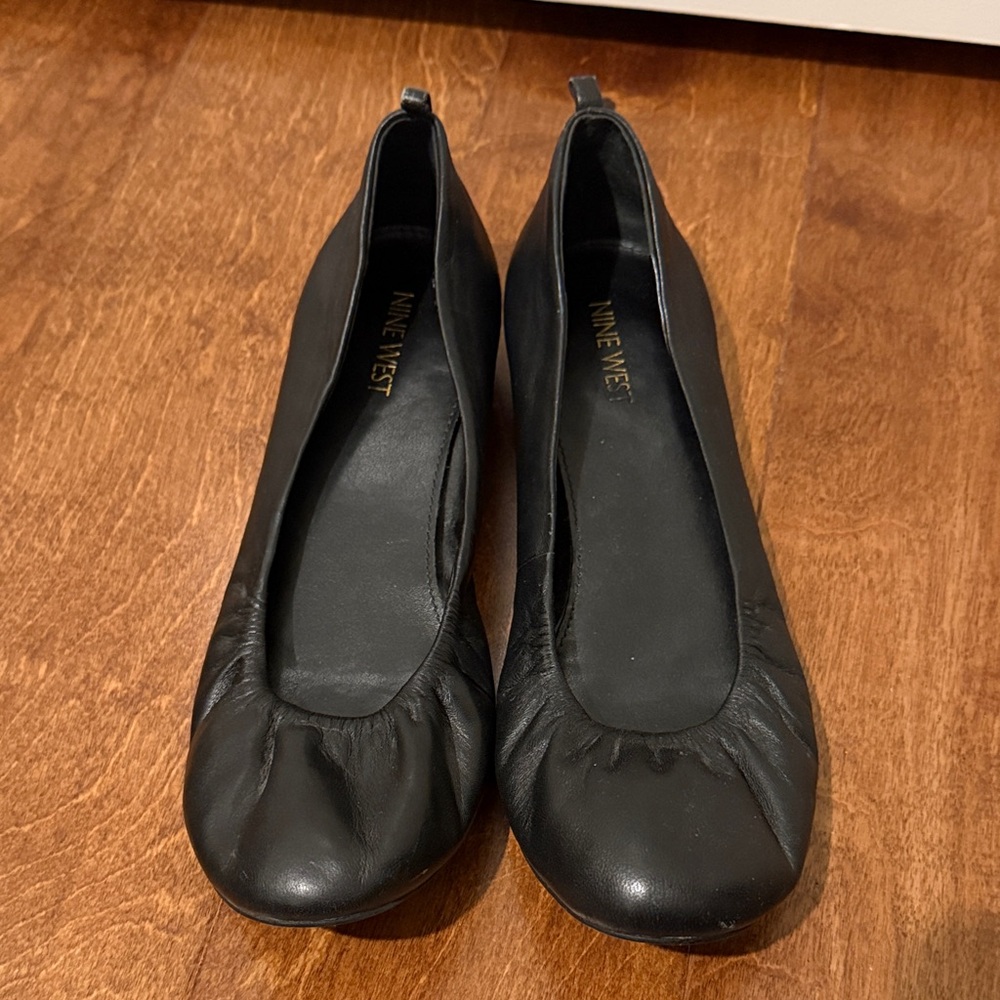 Nine West Black Leather Rounded Toe Ballet Flats